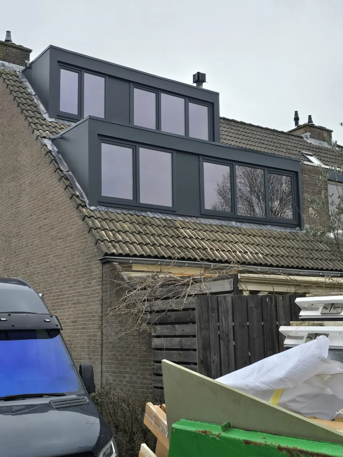 Twee dakkapellen